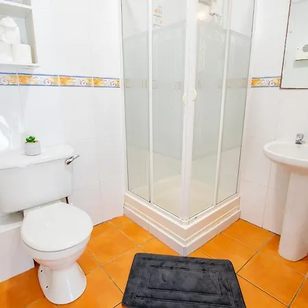 4-bedroom For 6 Guests Limerick Junction