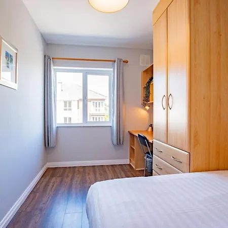 Spacious 4 Bedroom In Апартаменты *