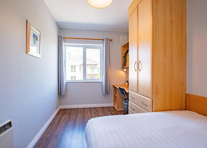 Spacious 4 Bedroom In Апартаменты *