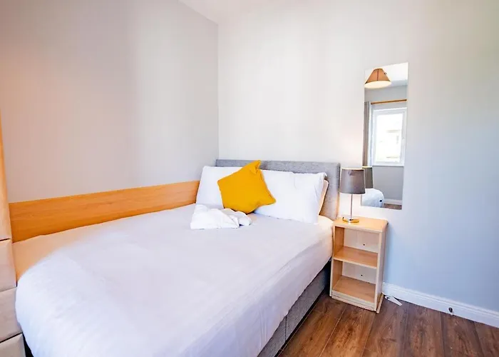 Spacious 4 Bedroom In Лимерик